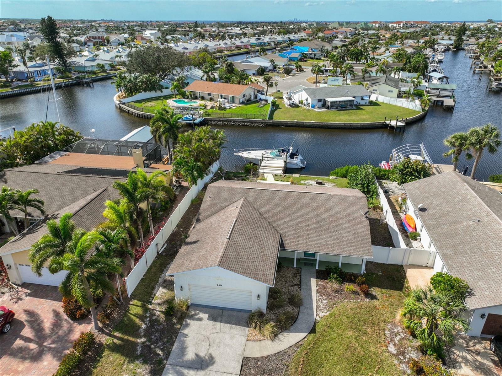 Property Photo:  6512 Bimini Court  FL 33572 