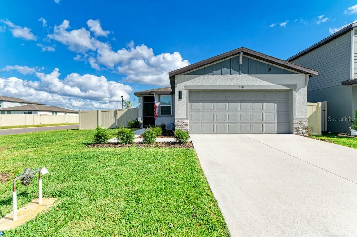 Property Photo:  7160 Boggy Creek Place  FL 34219 