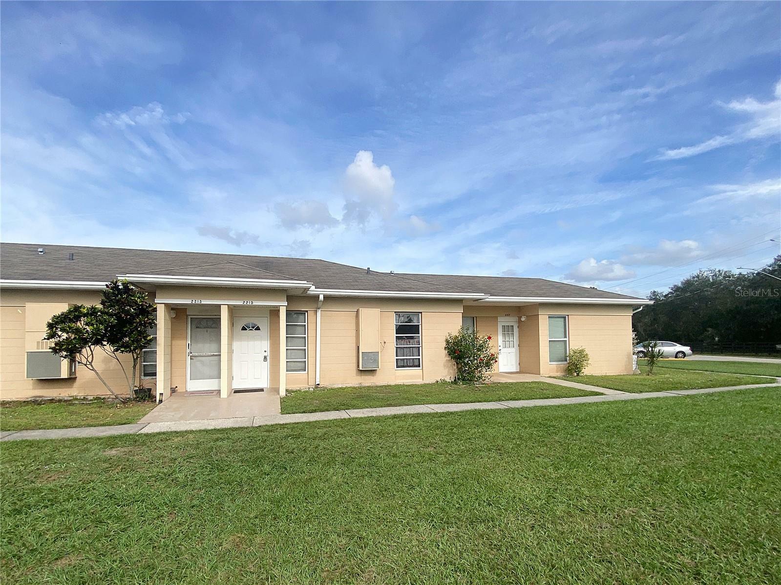 Property Photo:  2215 Club Circle  FL 33854 