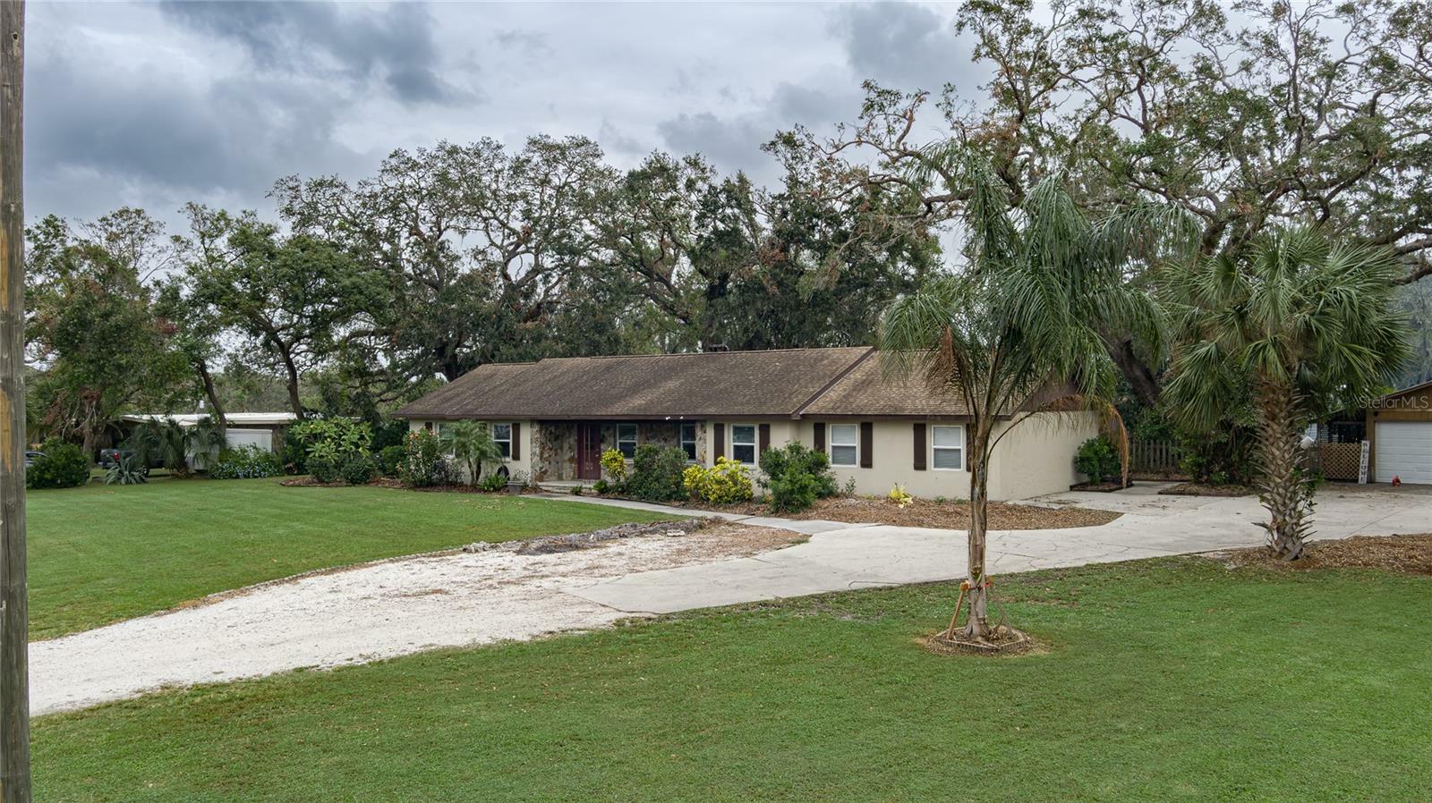 Property Photo:  6211 30th Avenue E  FL 34221 