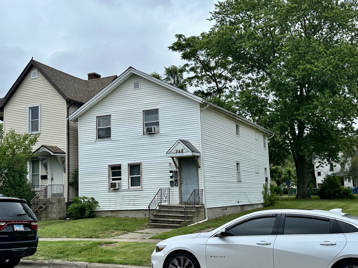 Property Photo:  246 S 4th Avenue  IL 60901 