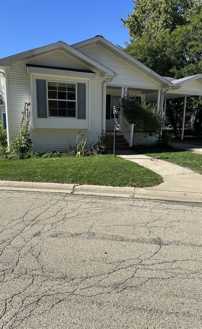 Property Photo: 1086 Lake Terrace Road IL 60123