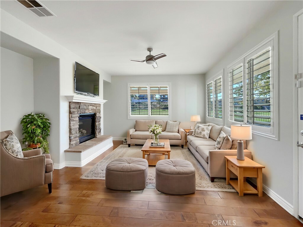 Property Photo: 46332 Kohinoor Way CA 92592