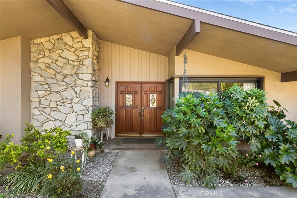 Property Photo:  19044 Marilla Street  CA 91324 