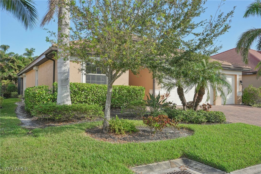 Property Photo:  8736 Westwood Oaks Place  FL 33908 