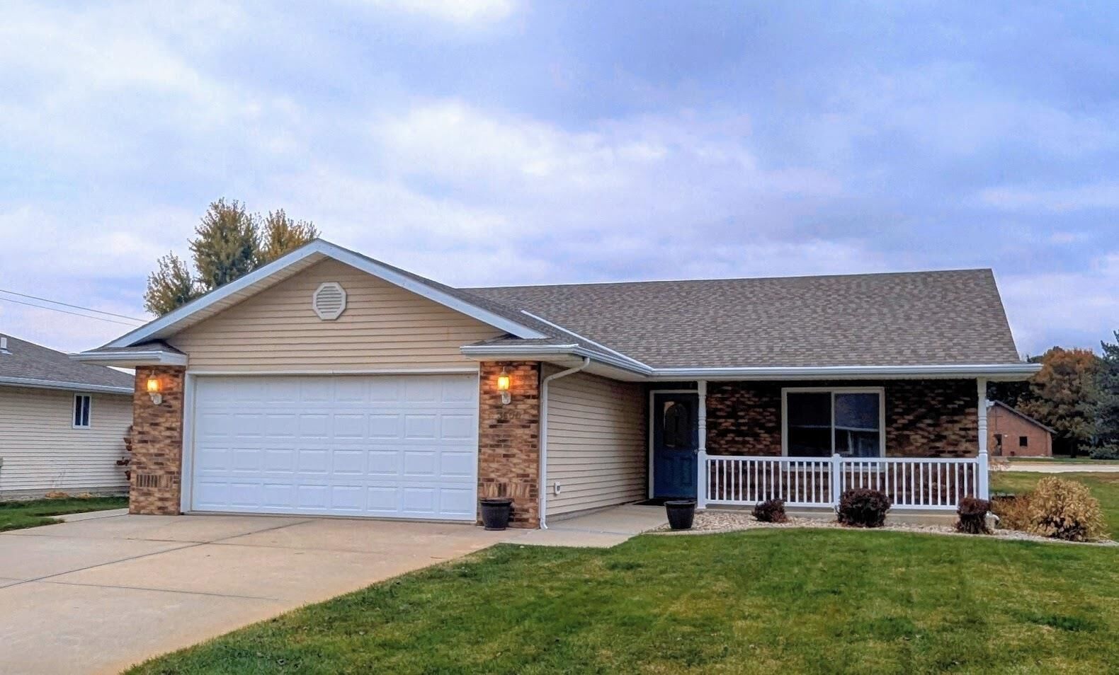 Property Photo: 3600 W Prospect Ave NE 68701