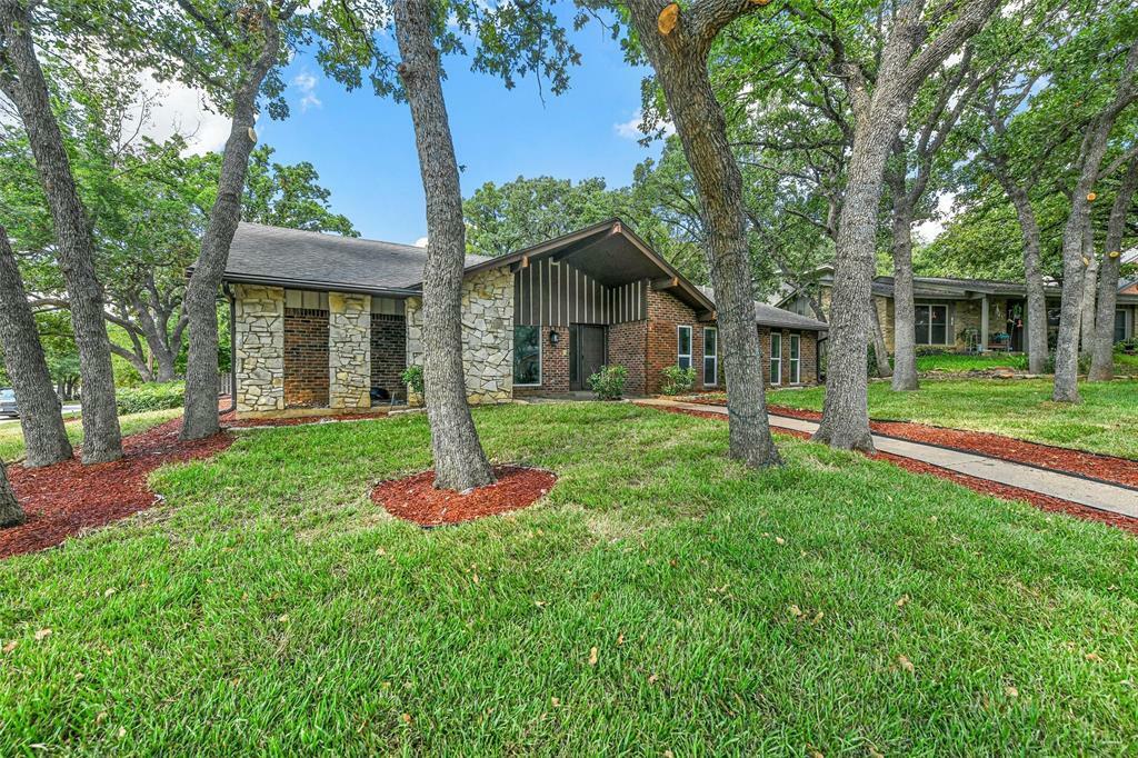 Property Photo:  3521 Hampshire Drive  TX 76013 