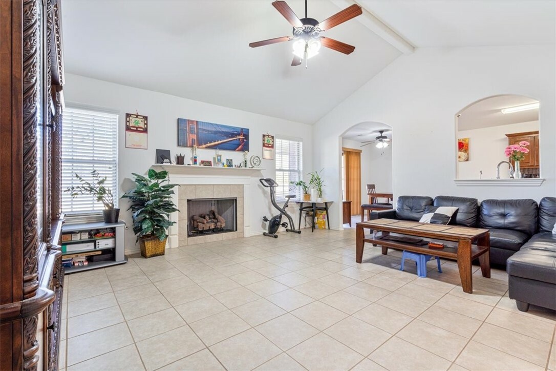 Property Photo:  2901 S E Street  AR 72758 