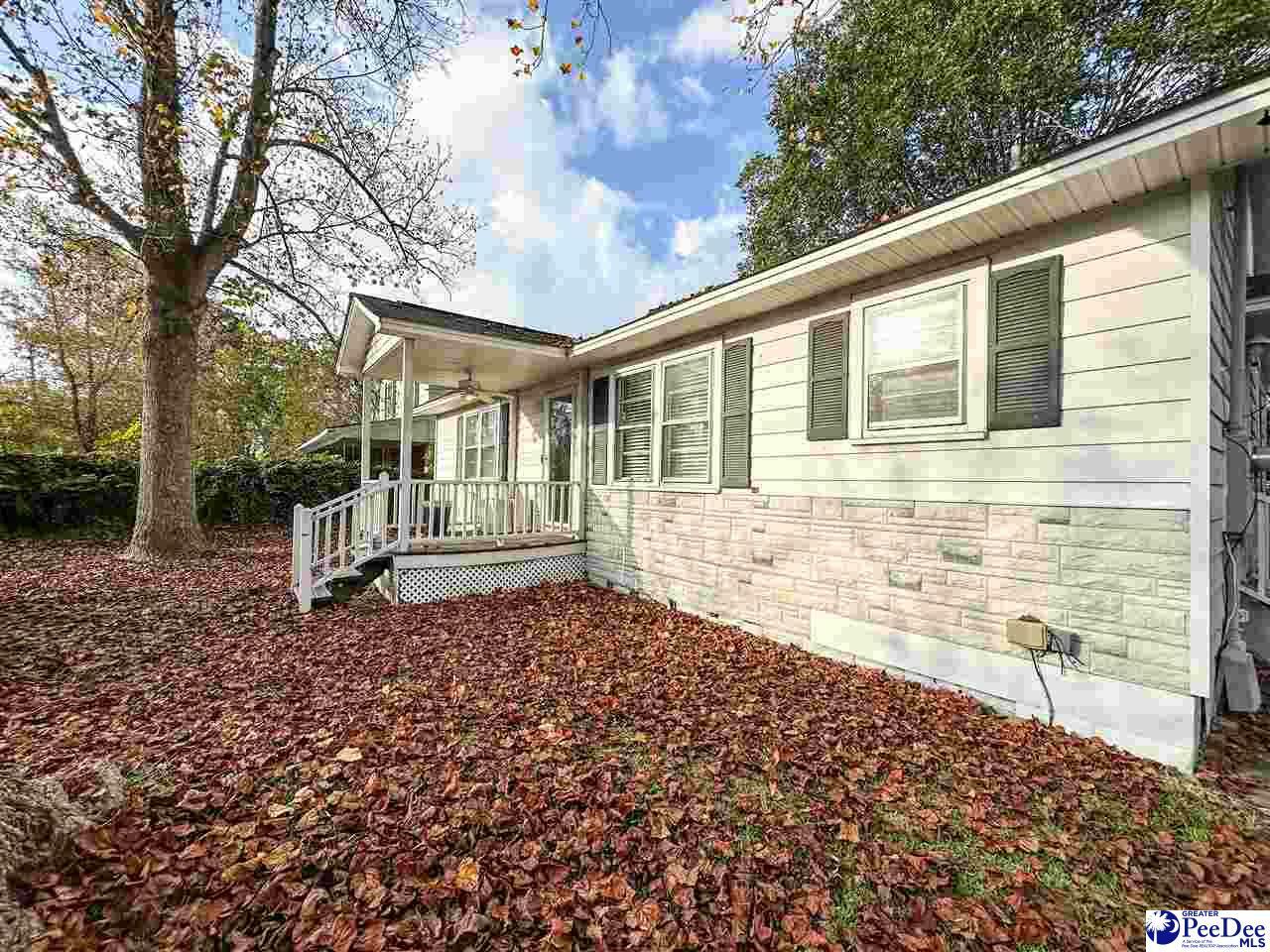 Property Photo:  1919 W Surburbia Street  SC 29501-6408 