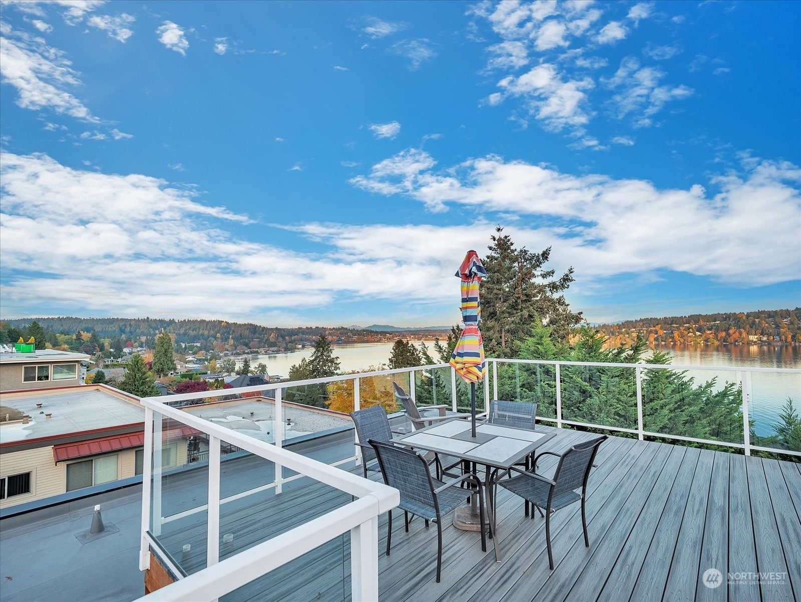 Property Photo: 3825 NE 155th Place 102 WA 98155