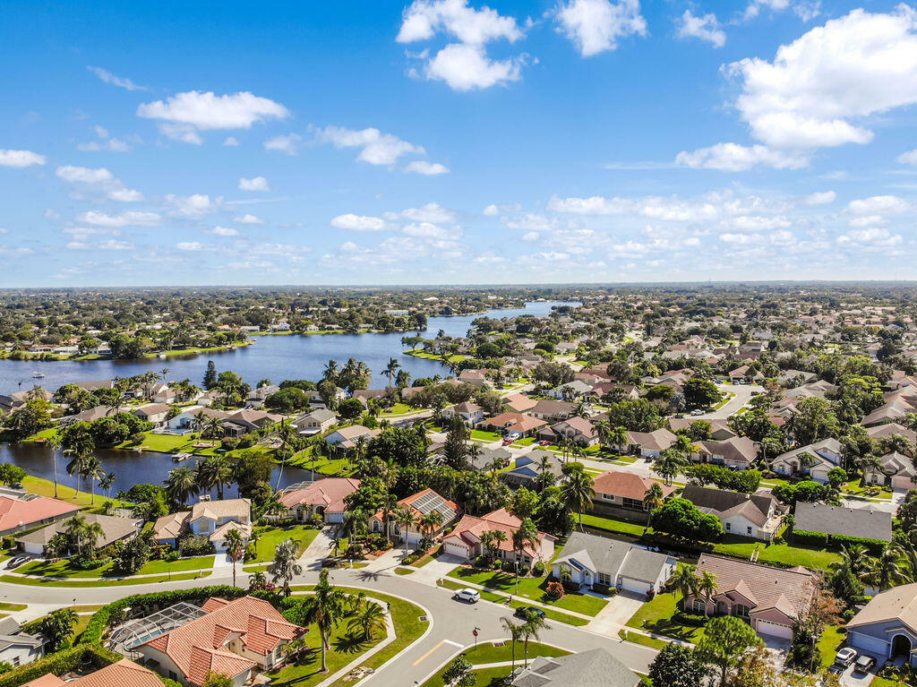 Property Photo:  1256 Lake Breeze Drive  FL 33414 