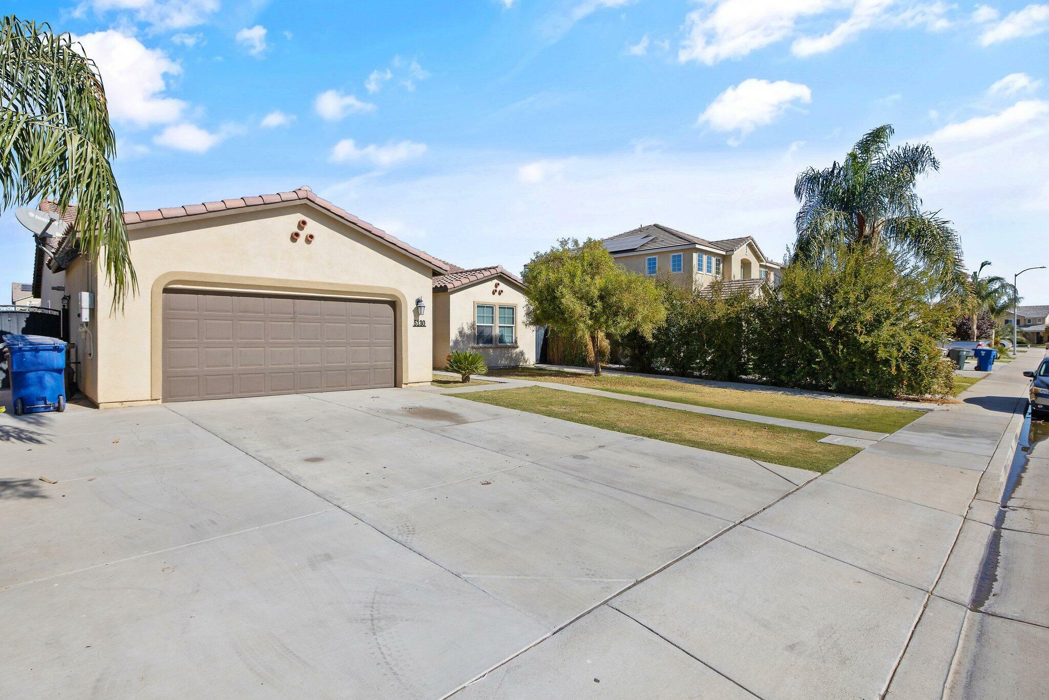 Property Photo:  5130 Blue Brook Way  CA 93313 