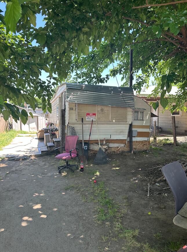 Property Photo:  474 Douglas Street  CA 93257 