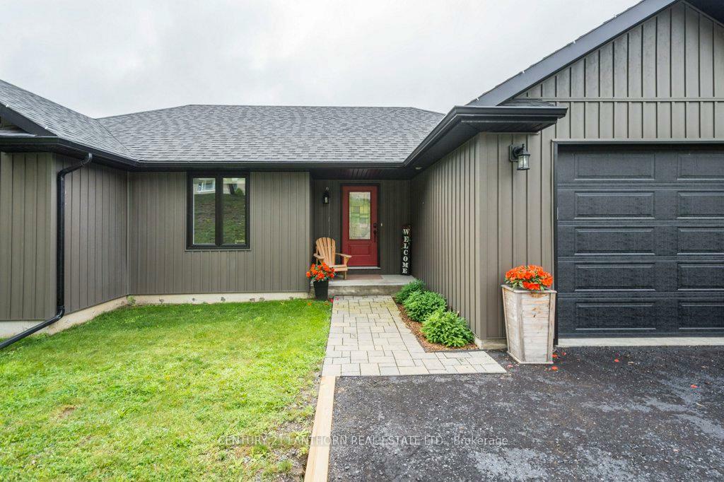 Property Photo: 1053 Smith Street ON K0K 1H0