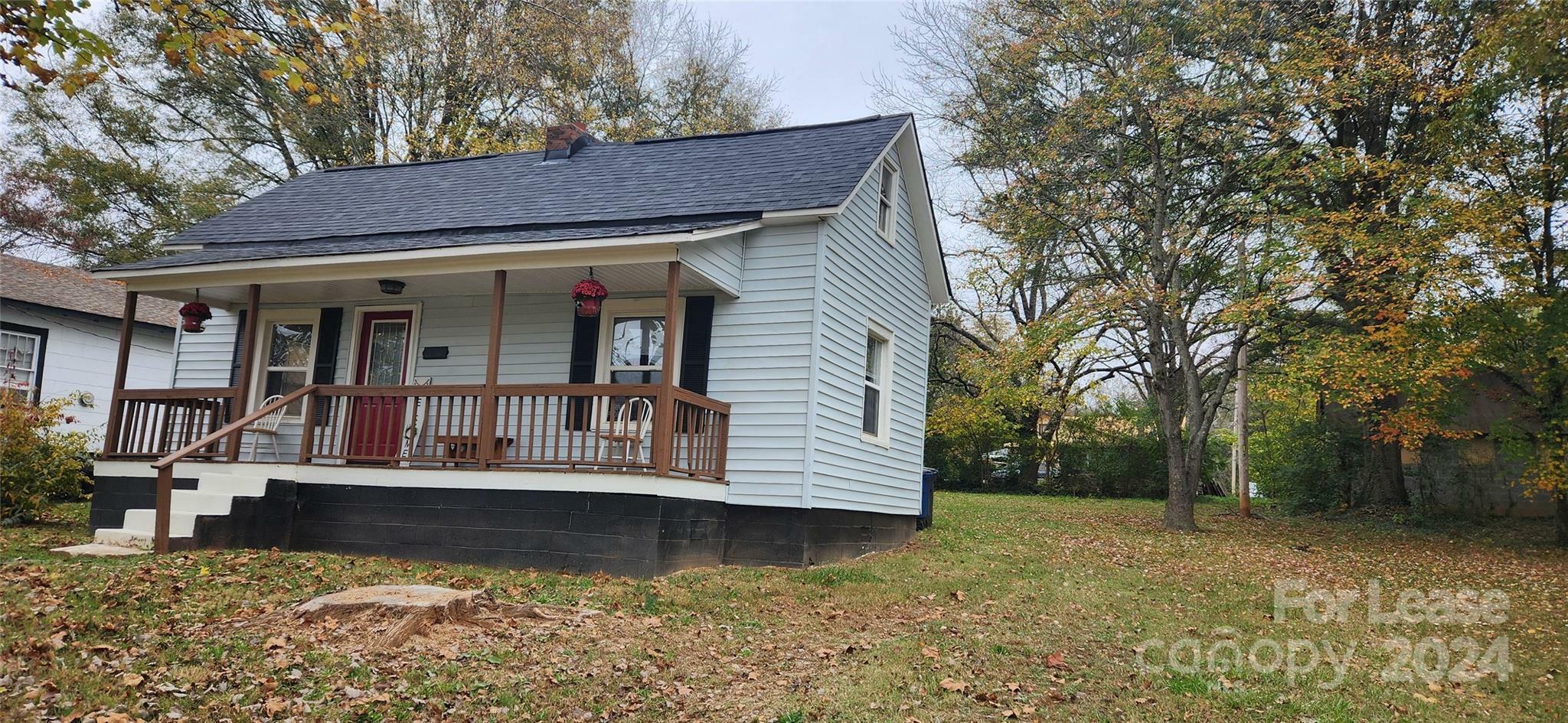 Property Photo:  1021 9th Street  NC 28677 