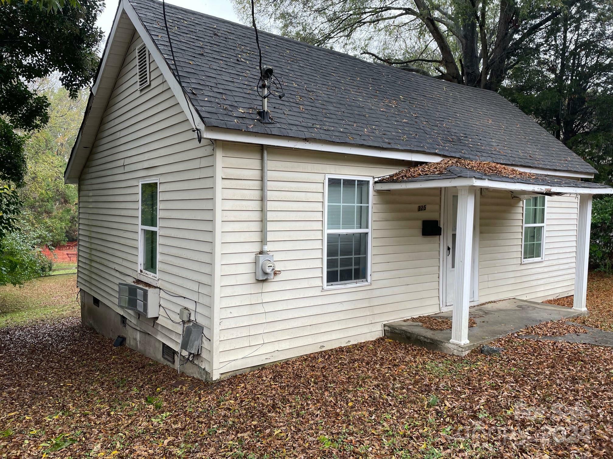 Property Photo:  325 Sloan Street  NC 28036 