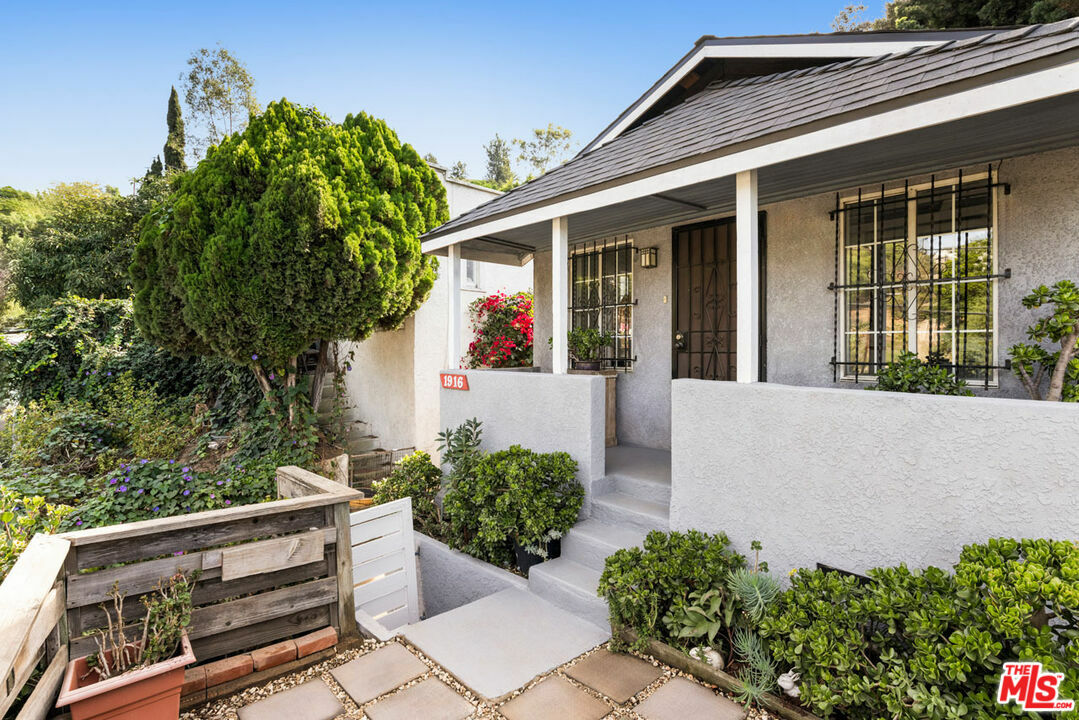 Property Photo:  1916   Whitmore Ave  CA 90039 