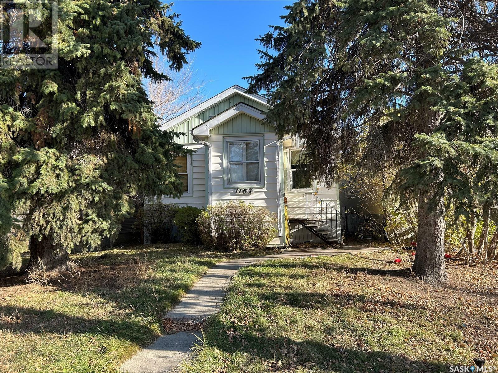 Property Photo:  1167 Queen Street  SK S4T 4B3 