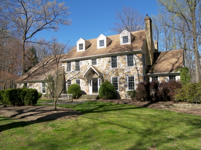 Property Photo:  4 Craig Rd  NJ 08801 