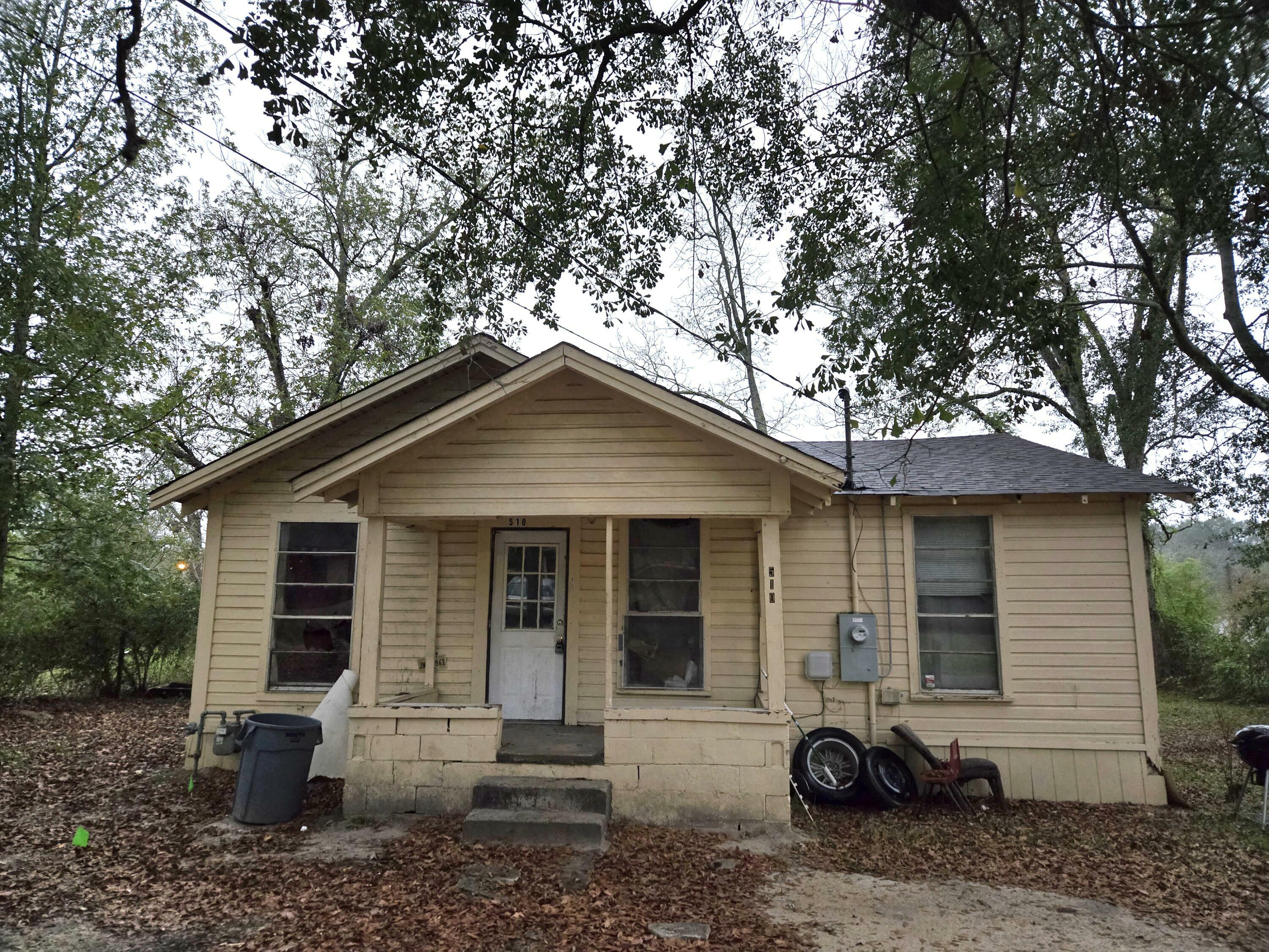 Property Photo: 510 North St. MS 39437