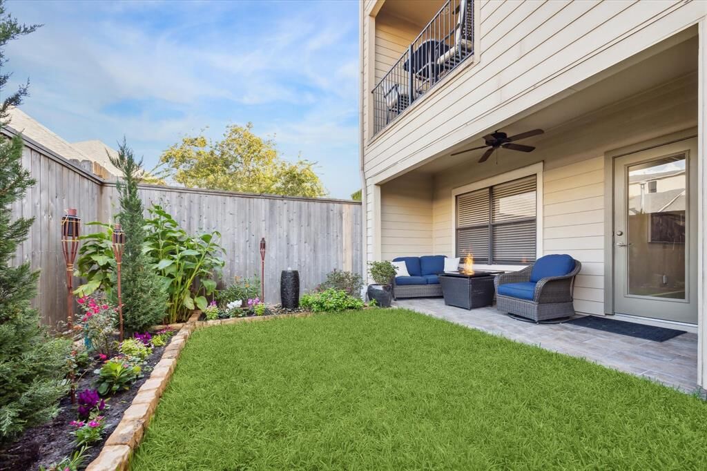 Property Photo:  624 Knox Street  TX 77007 