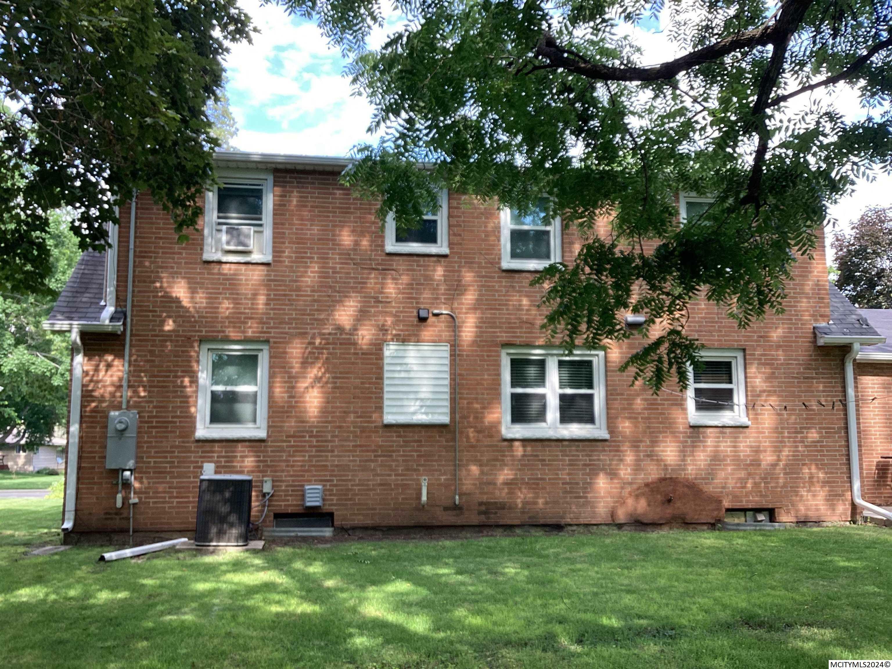 Property Photo: 616 S Indiana IA 50401