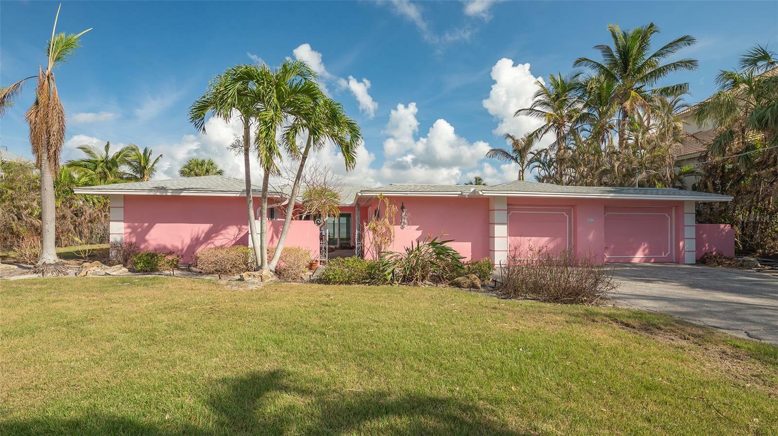 Property Photo: 162 N Washington Drive FL 34236