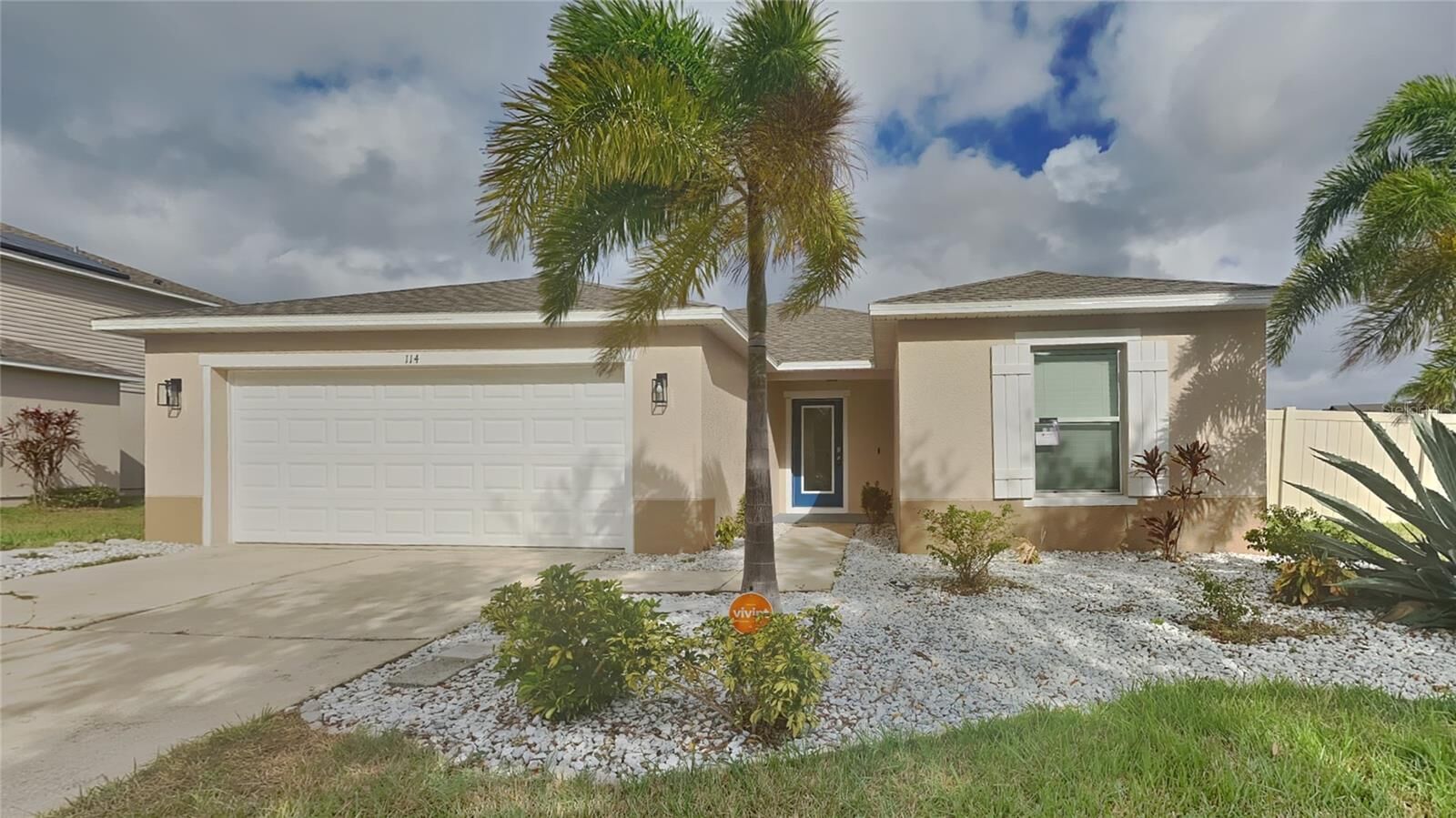 Property Photo: 114 Slipper Key Road FL 33572