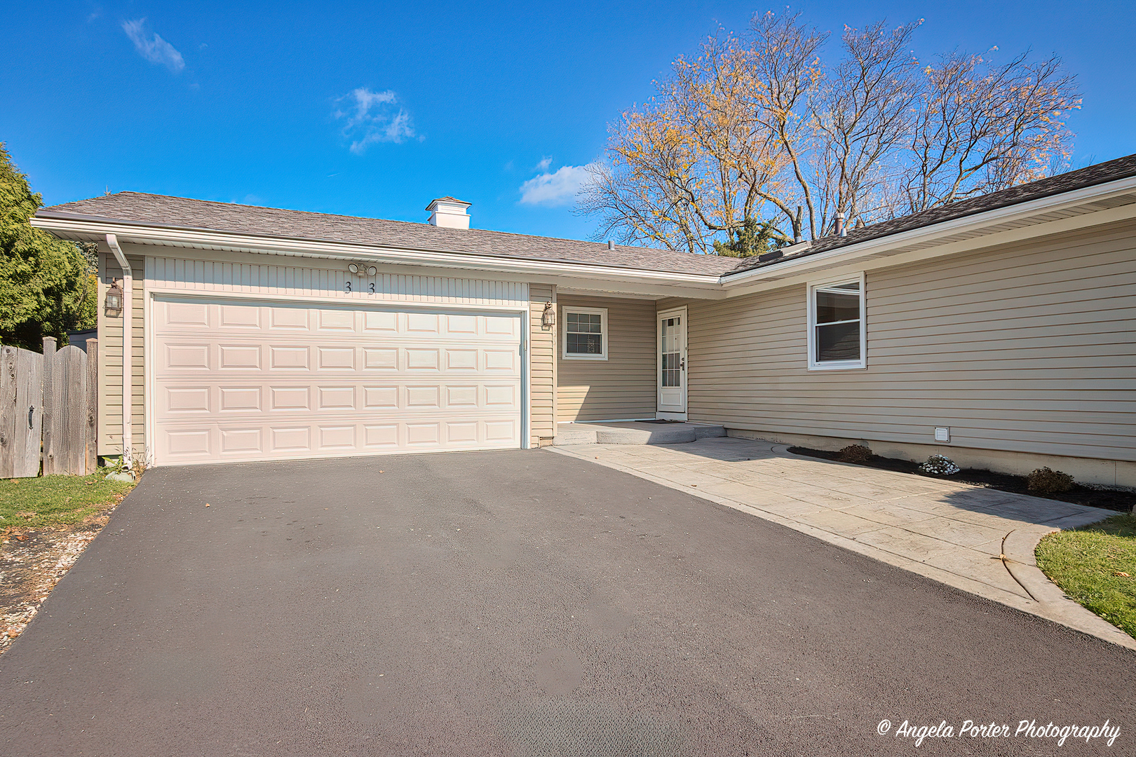 Property Photo:  33 Timber Hill Road  IL 60089 