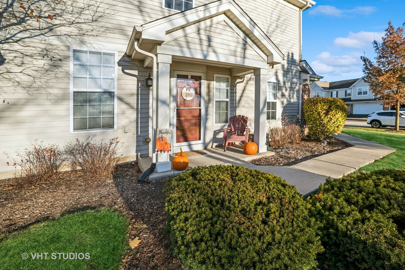 Property Photo:  2105 Pembridge Drive  IL 60156 