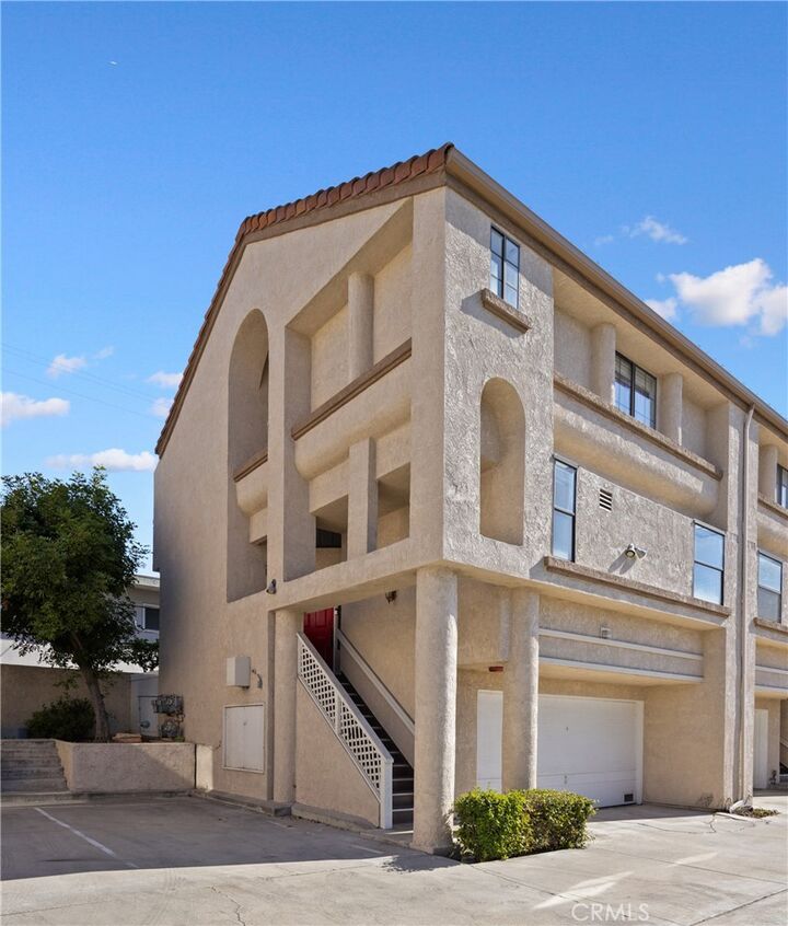 Property Photo:  653 Fairview Avenue 5  CA 91007 
