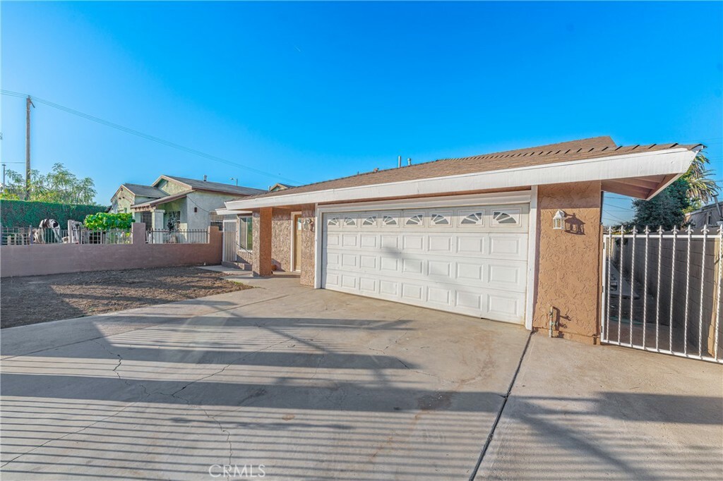 Property Photo:  1345 84th Pl  CA 90044 