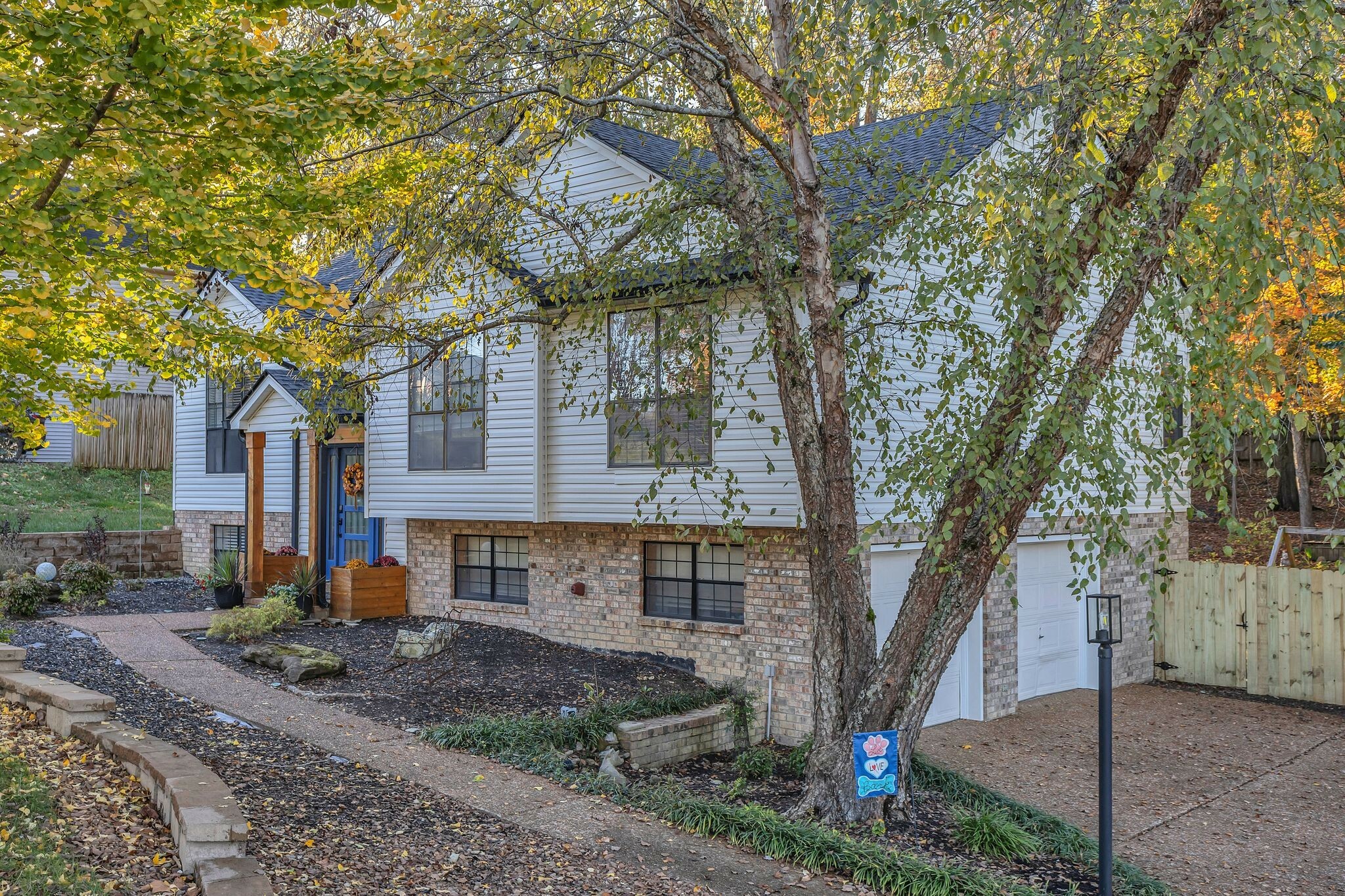 Property Photo:  859 Stonebrook Blvd  TN 37135 