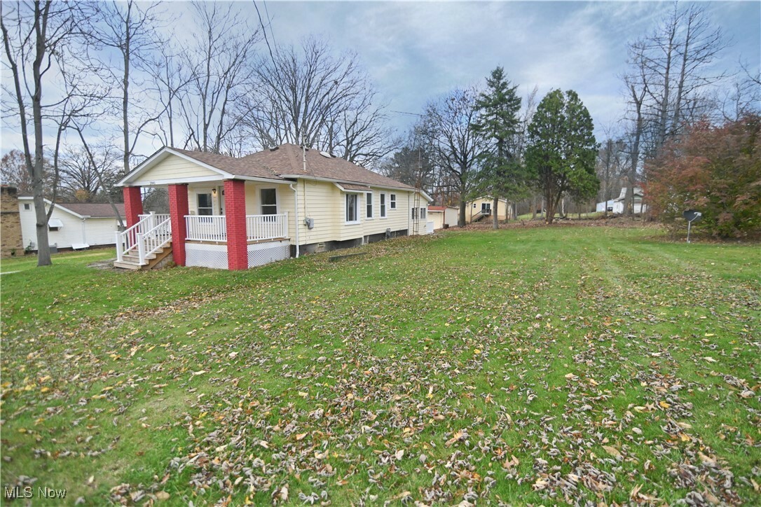 Property Photo:  2841 Orchard Avenue SE  OH 44484 