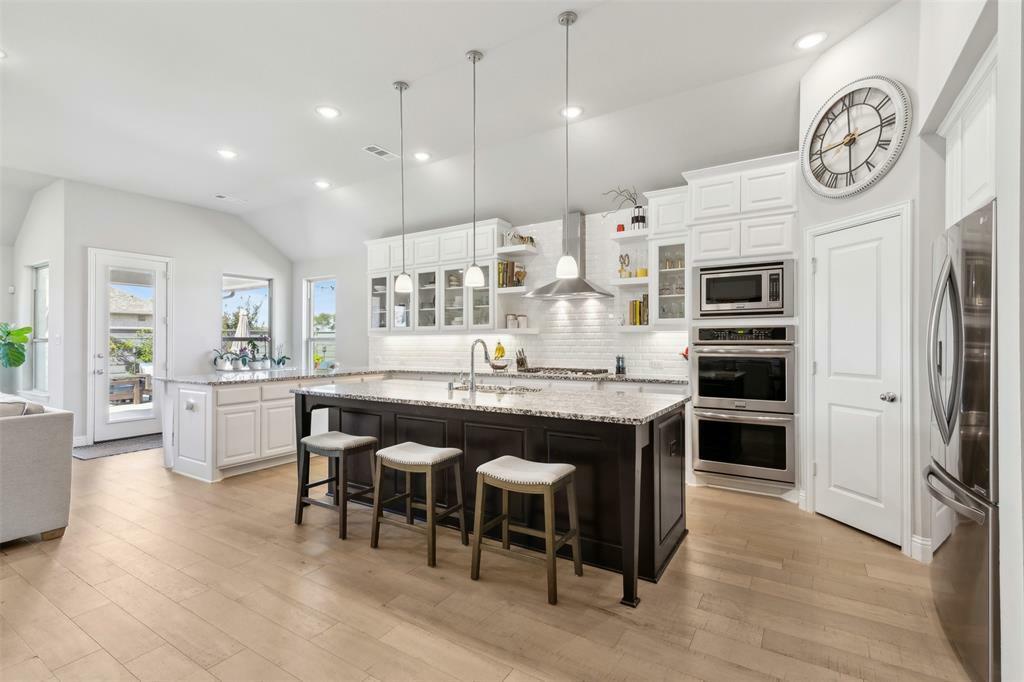 Property Photo: 7041 Cross Point Lane TX 76227