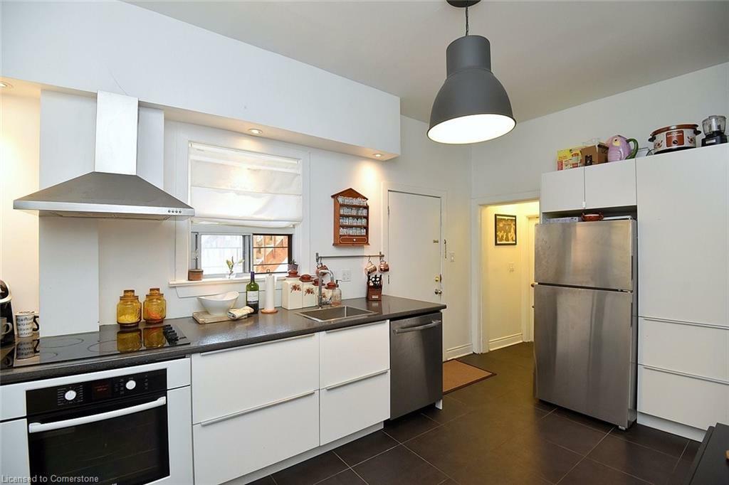 Property Photo:  132 Caroline Street 1  ON L8P 3K8 