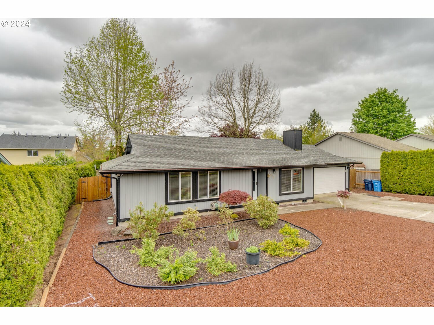 Property Photo:  1610 NW 27th Ave  WA 98607 