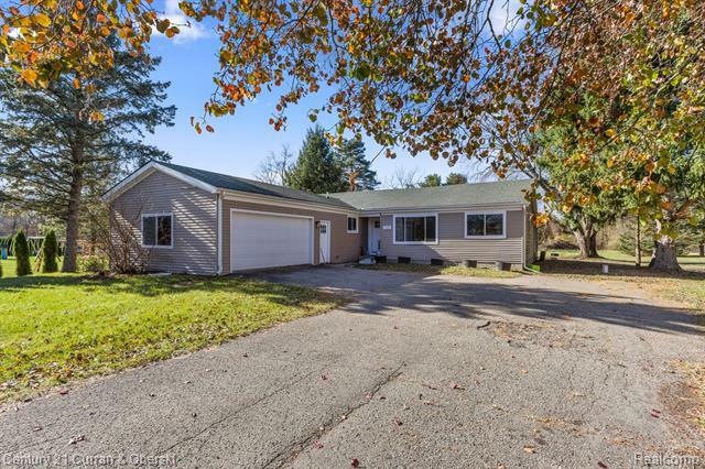 Property Photo:  2365 Willow Lane  MI 48356 