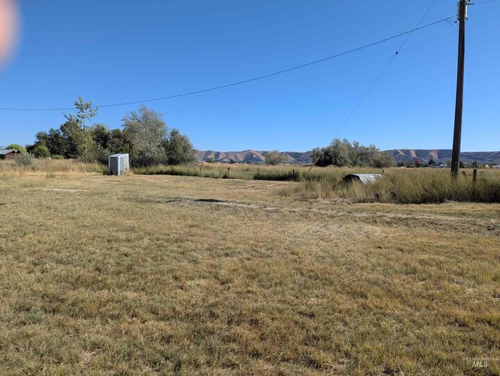 Property Photo: 2805 W Highway 52 ID 83617