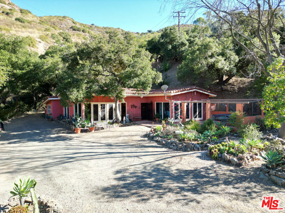 12445   Yellow Hill Rd  Malibu CA 90265 photo