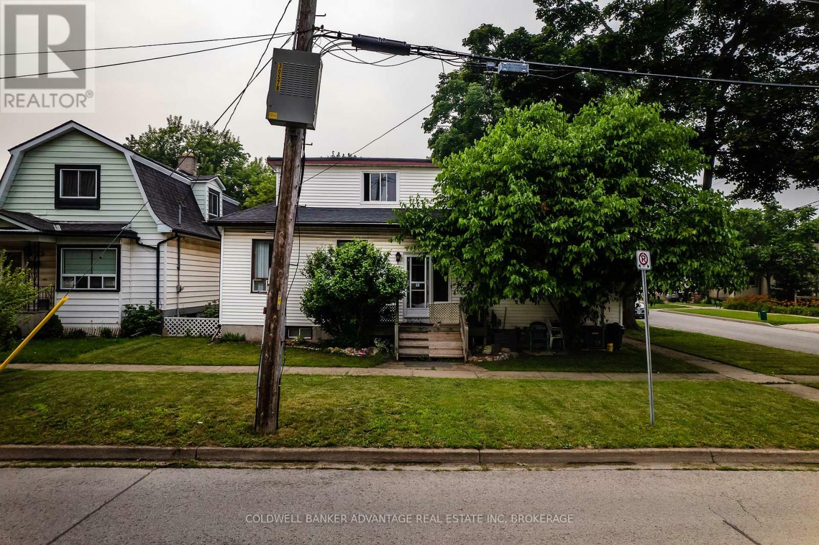 Property Photo:  27 Fitzgerald Street  ON L2R 4B4 