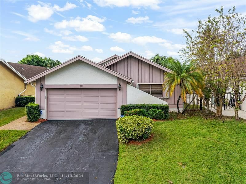 Property Photo: 221 SW 87th Ter FL 33324