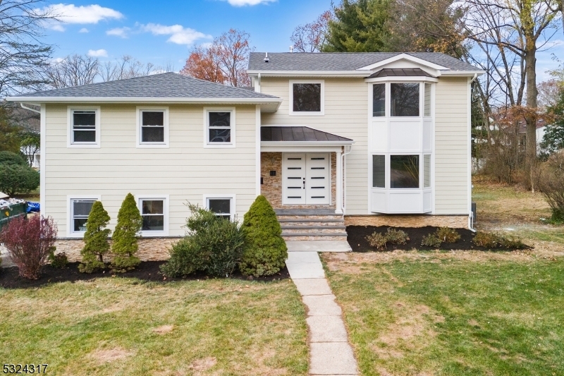 Property Photo:  37 Woodbine Cir  NJ 07974 