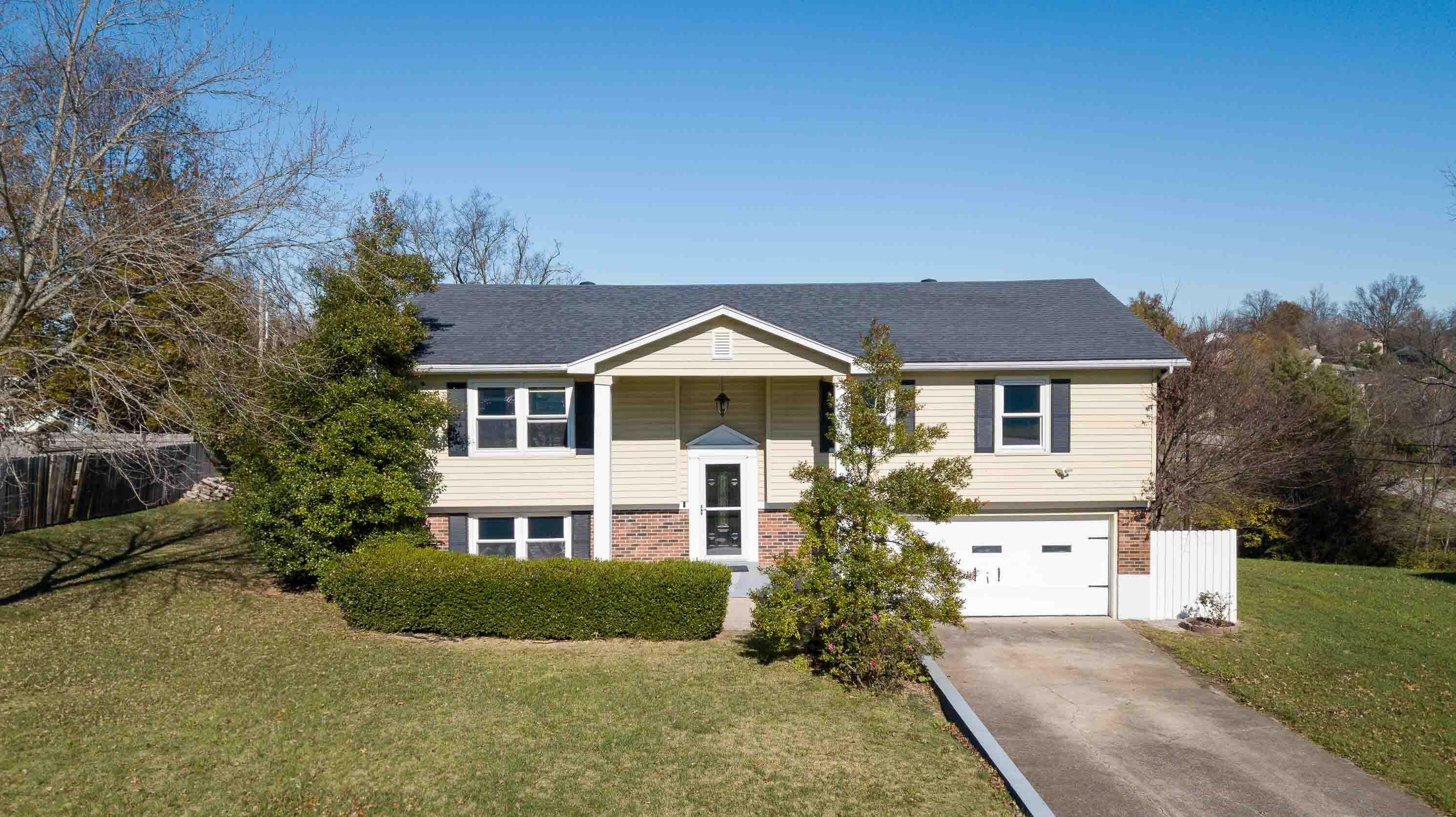 Property Photo: 104 Greenbriar Drive KY 40475