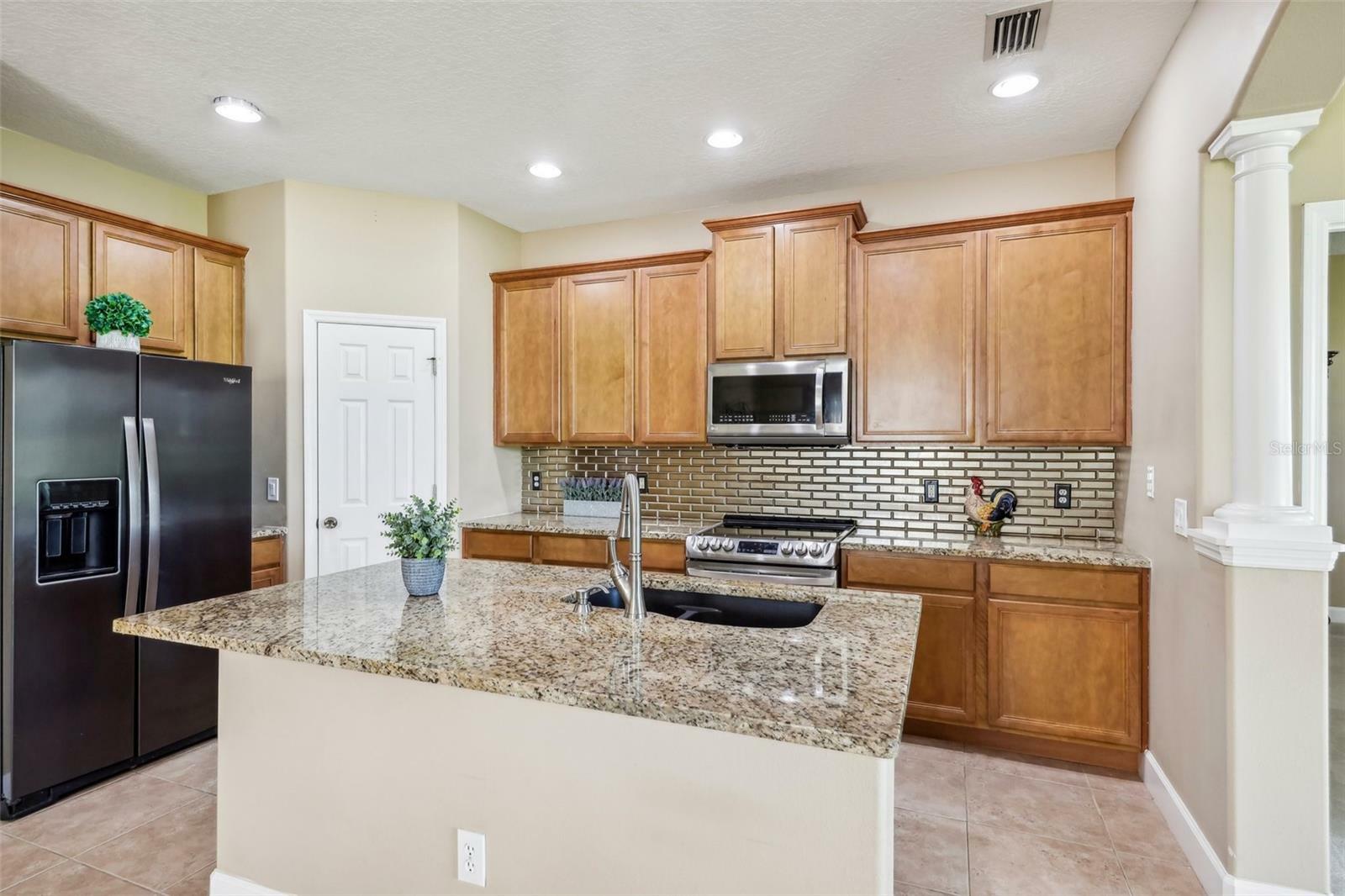 Property Photo: 23907 Sardinia Drive FL 32776