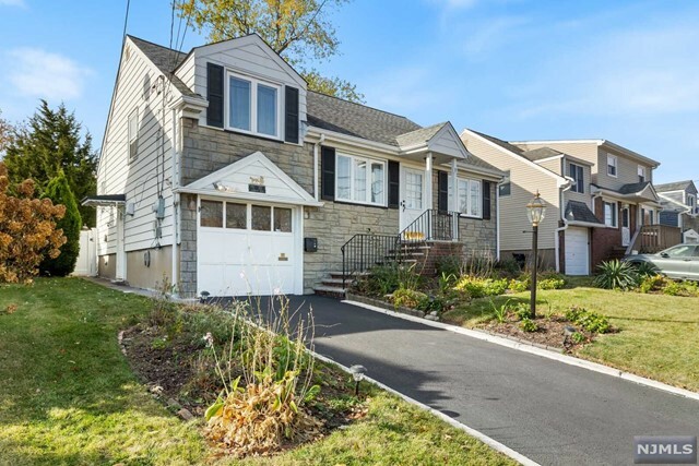 Property Photo:  33 Lockwood Drive  NJ 07013 