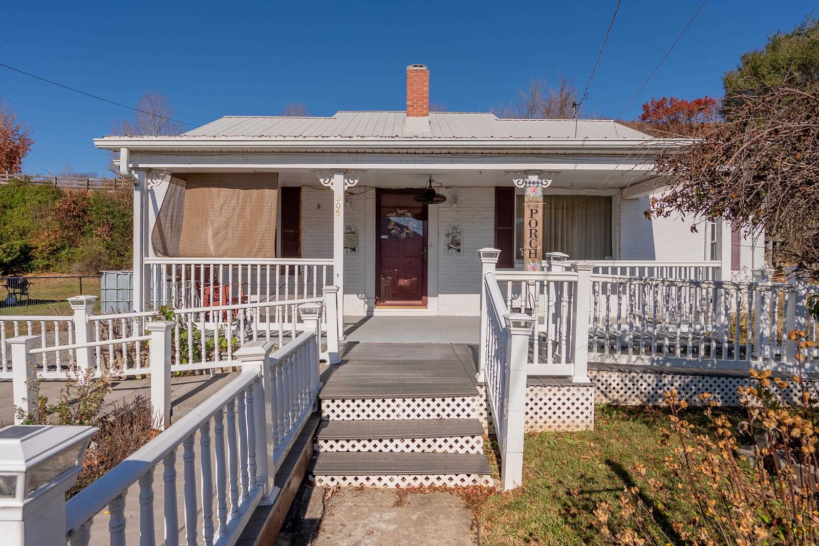 Property Photo:  305 Fairview Street  VA 24124 