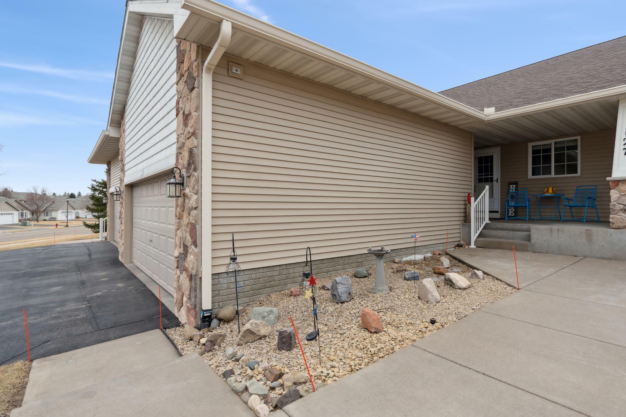 Property Photo:  127 Stratford Way  WI 54016 