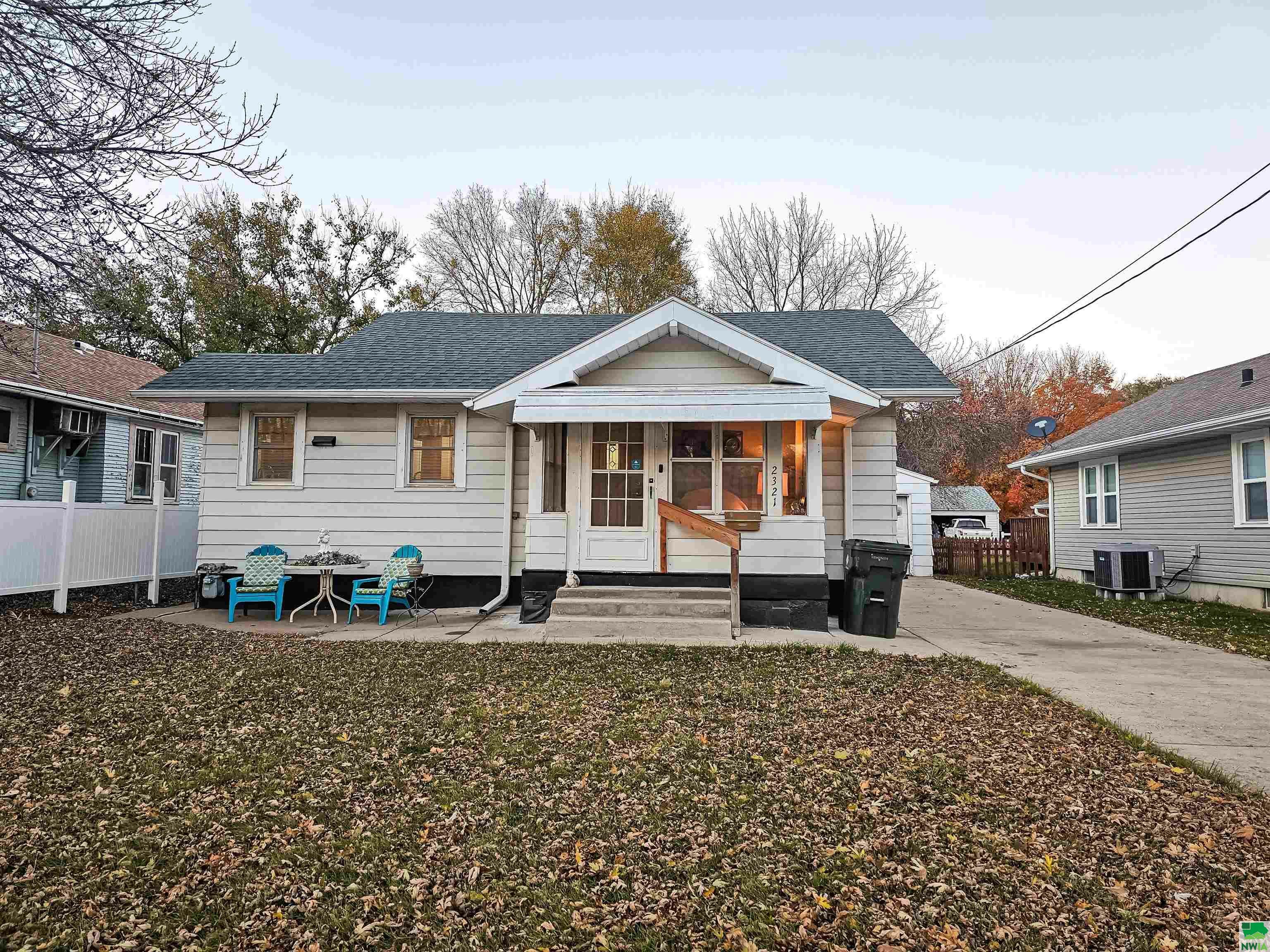 Property Photo:  2321 W 2nd St  IA 51103 