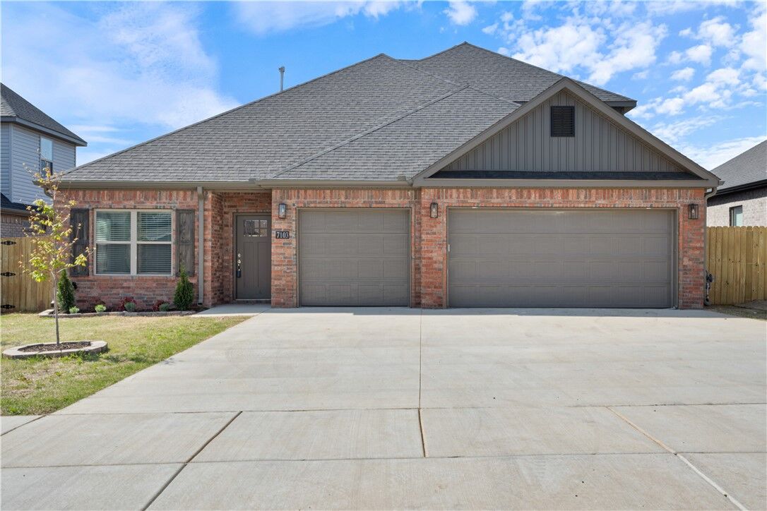 Property Photo:  7103 SW High Meadow Boulevard  AR 72713 